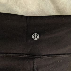Black Lululemon Cropped Leggings
